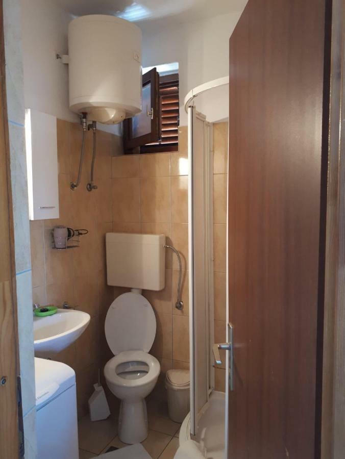 Mala Basina -Maslina Lägenhet Vrbanj Exteriör bild