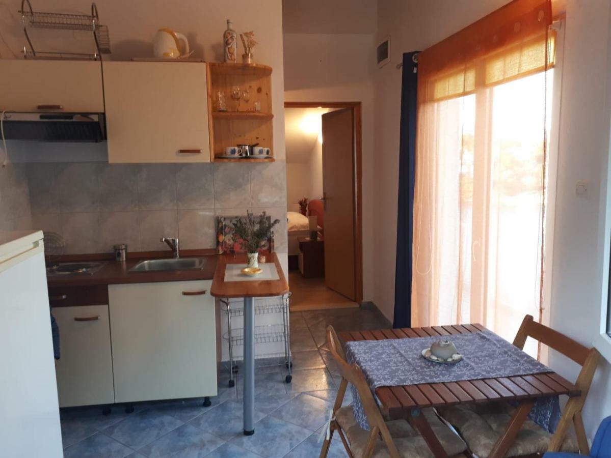 Mala Basina -Maslina Lägenhet Vrbanj Exteriör bild