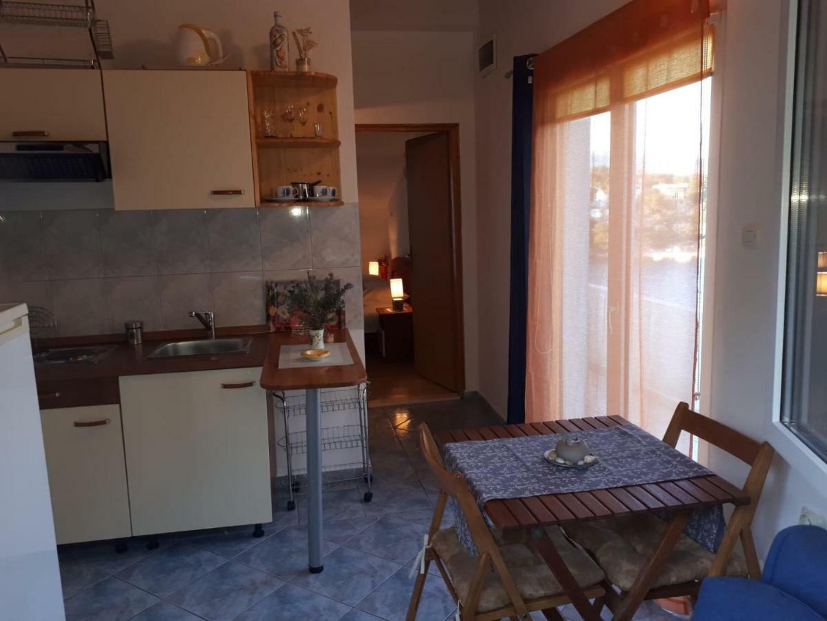Mala Basina -Maslina Lägenhet Vrbanj Exteriör bild